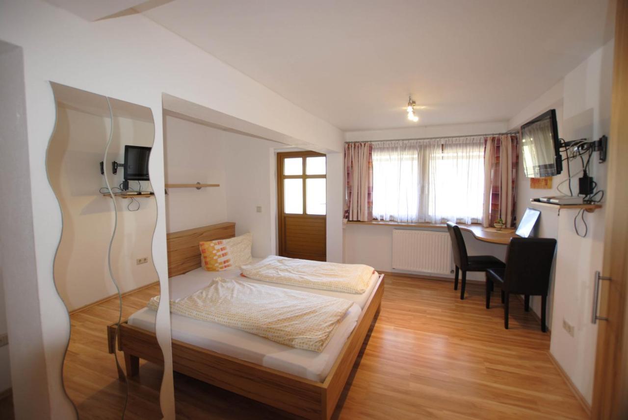 Hotel Gasthof Seeblick Zeutschach Esterno foto
